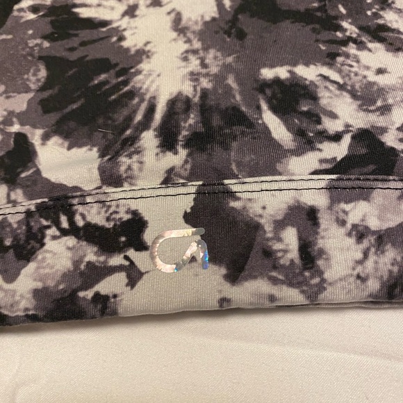 💚 Gapfit | Navy Blue Camouflage Sports Bra - Medium - Picture 3 of 5